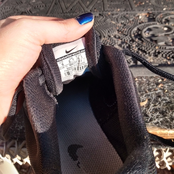 Women's Nike Core Trainer Sz 6 Running Shoes black and white - Picture 5 of 10